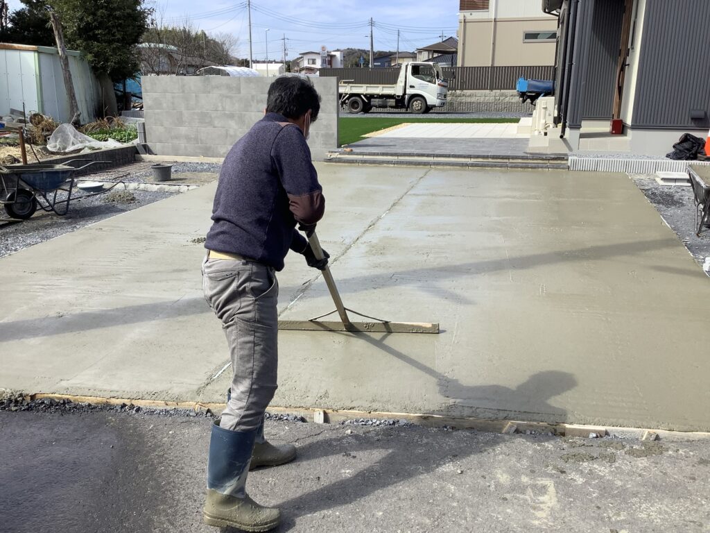 那珂市　駐車場土間コン工事