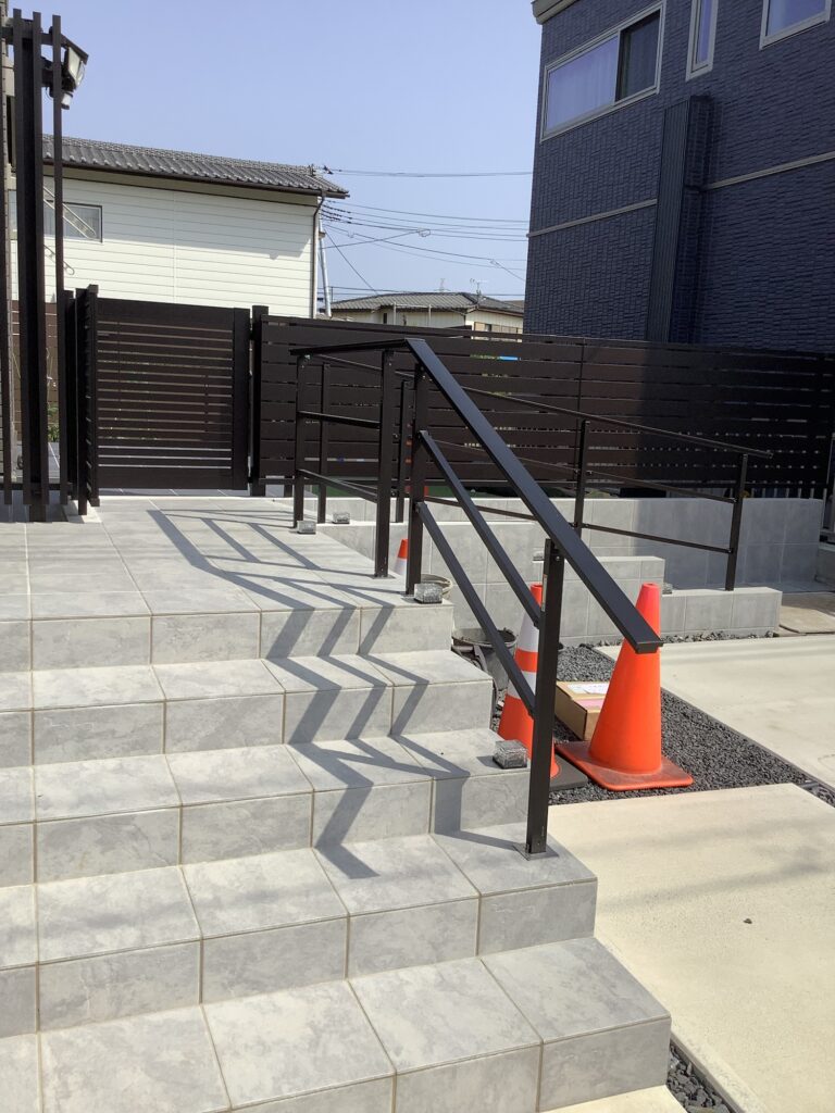 日立市　目隠しフェンス設置完了