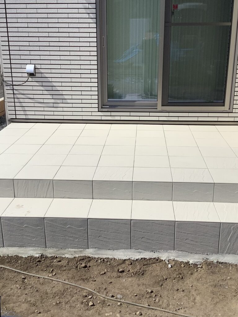 茨城町　タイルデッキ工事
